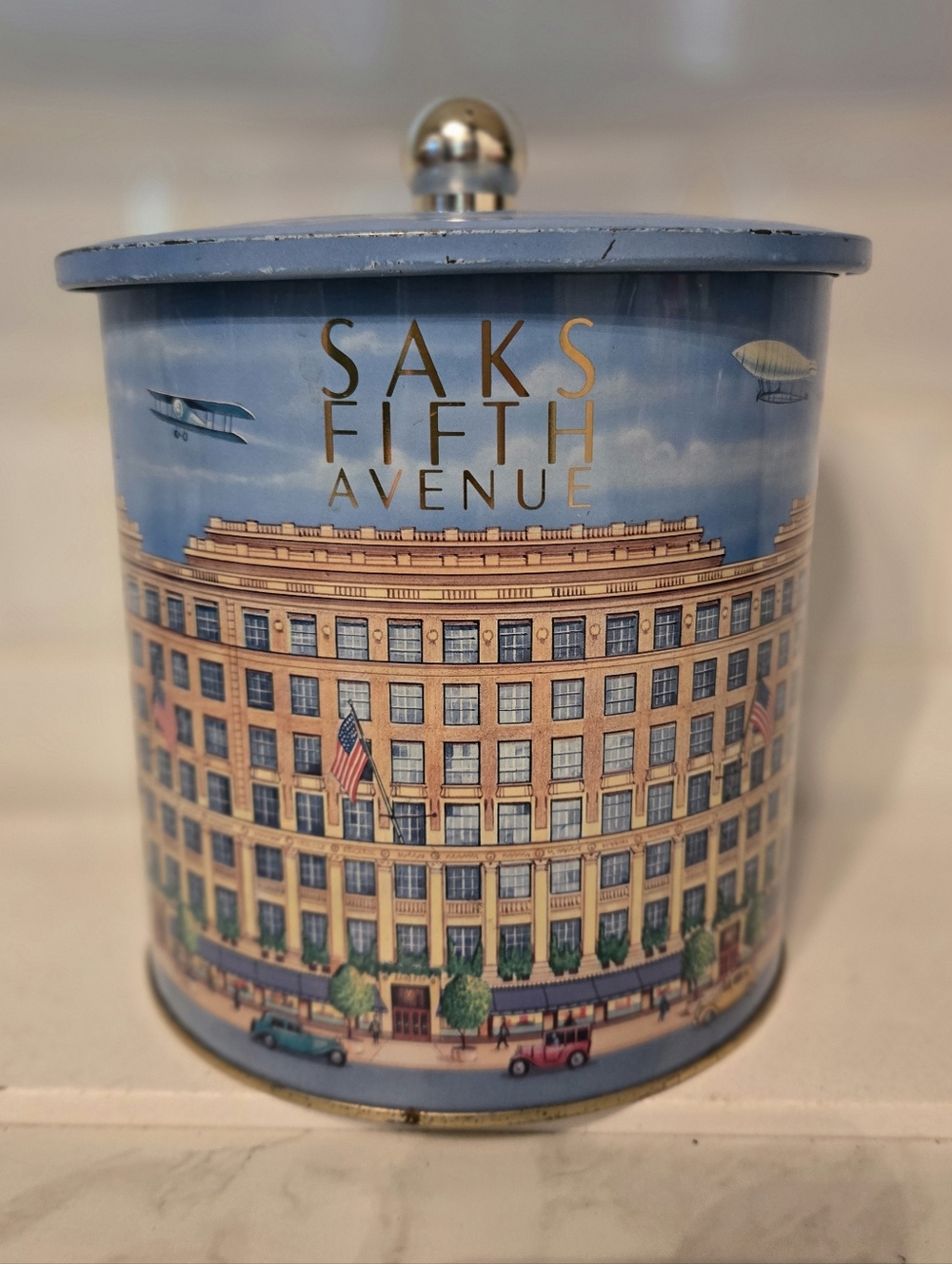 Vintage Saks Fifth Avenue Cookie Tin – NYC Flagship Illustration – Original Tag